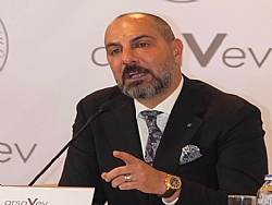 �AMP�YONLU�UN ADI: FENERBAH�E ARSAVEV